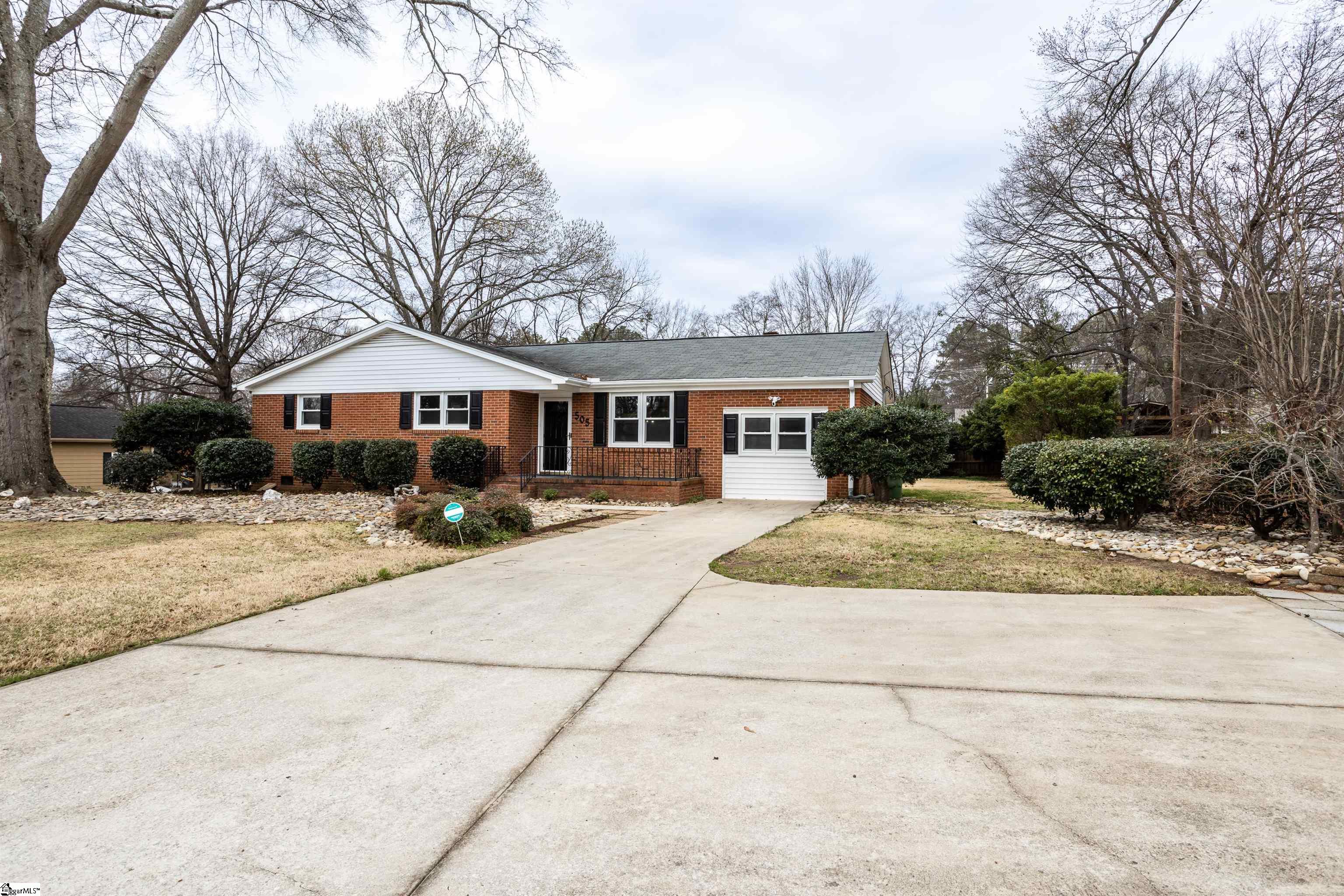 505 Mapleton Drive Greenville, SC 29607 - Photo 3 of 23