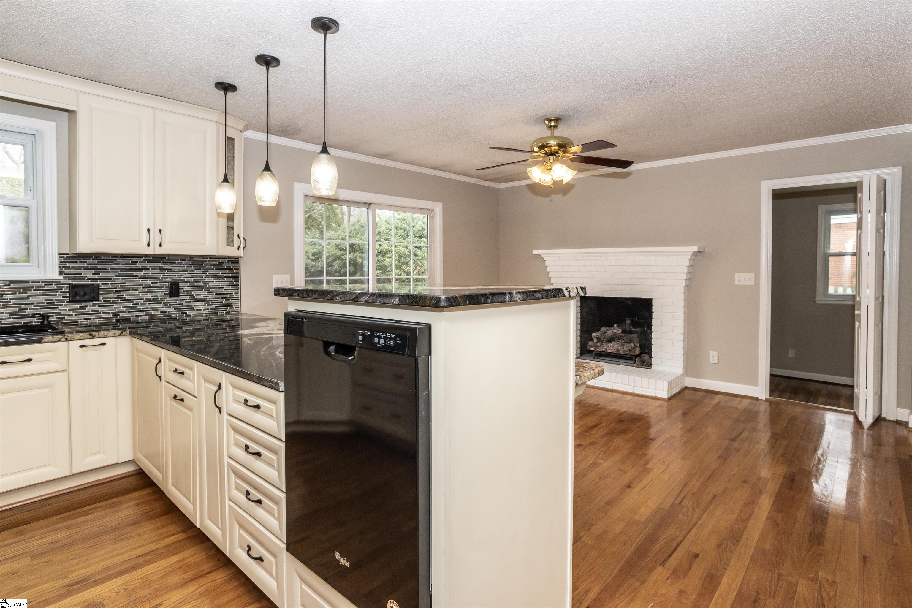 505 Mapleton Drive Greenville, SC 29607 - Photo 9 of 23