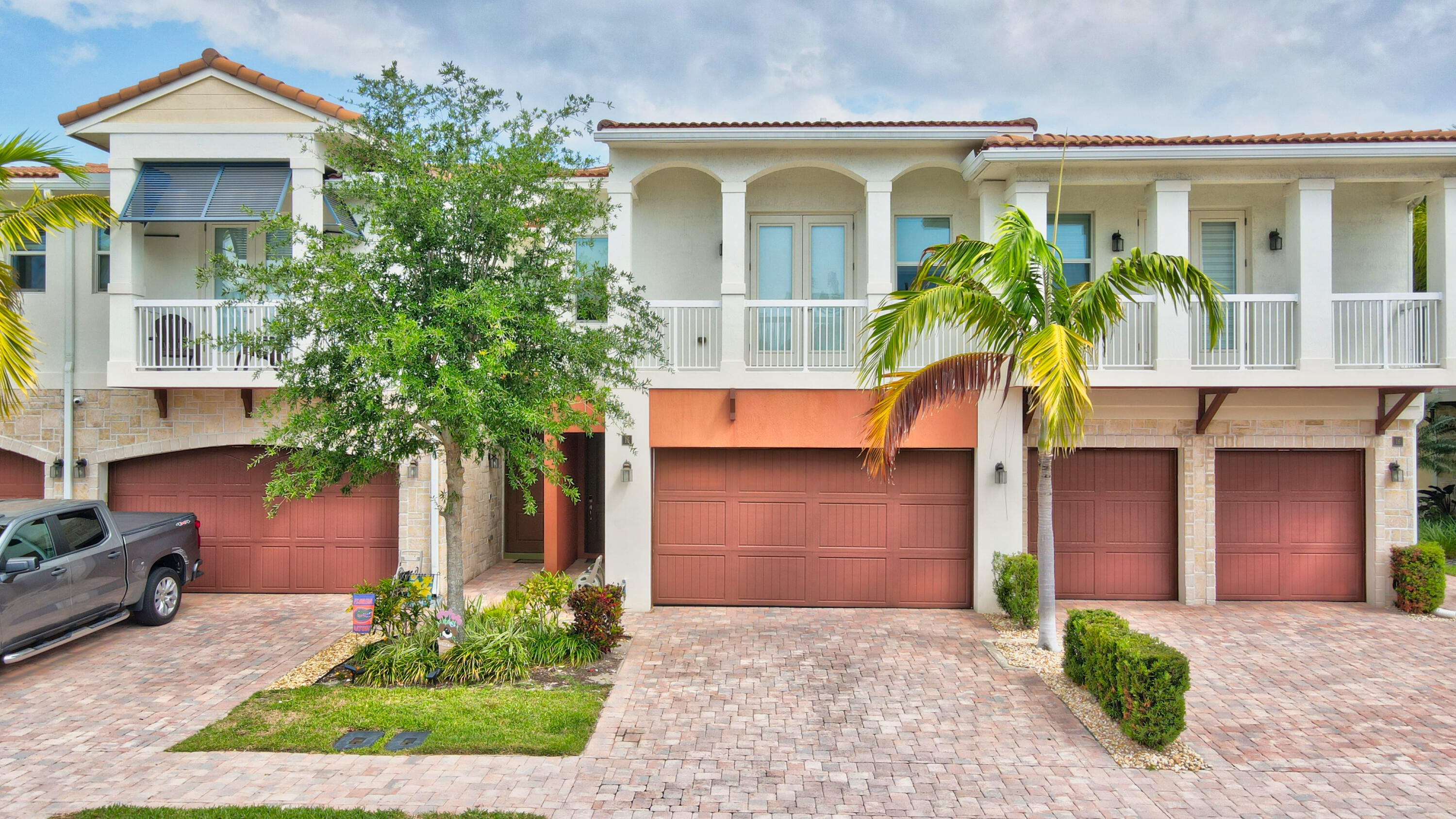 100 Northwest 69th Circle, Unit 15 Boca Raton, FL 33487 - Photo 1 of 45 Front