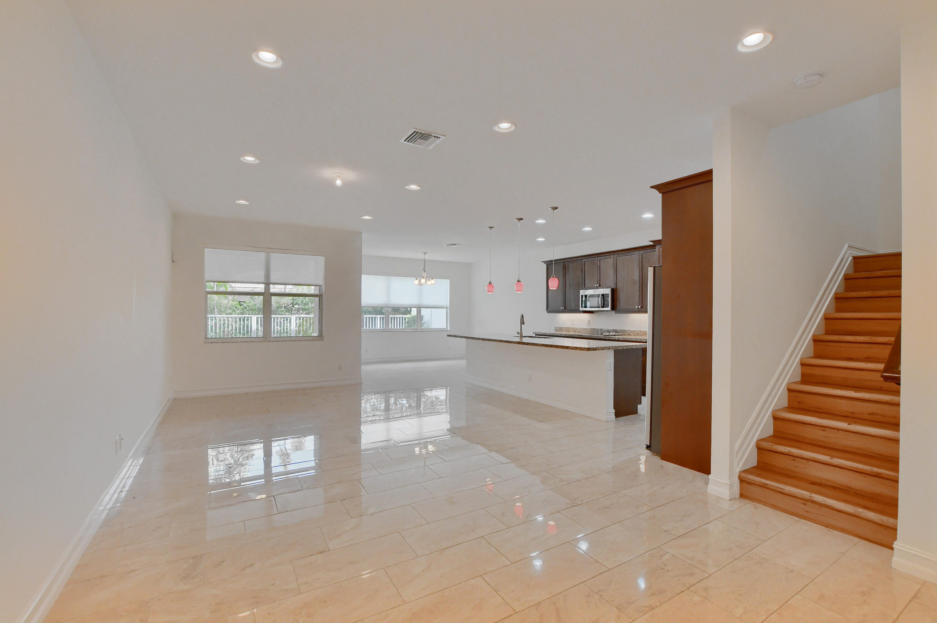 100 Northwest 69th Circle, Unit 15 Boca Raton, FL 33487 - Photo 3 of 45 Living