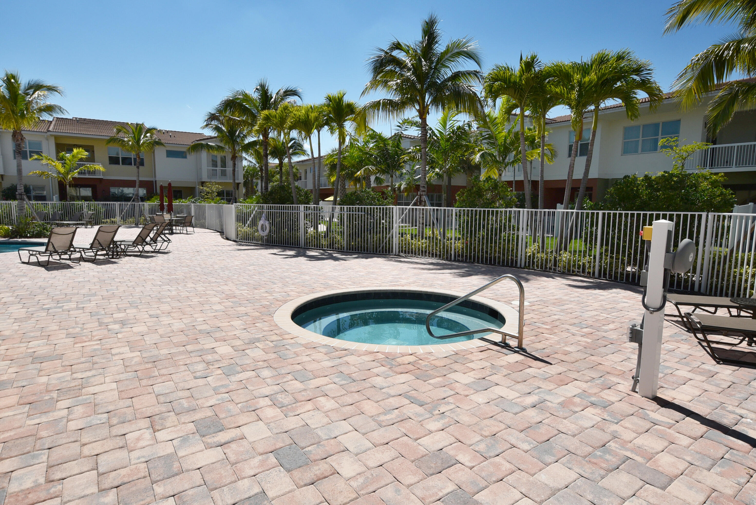 100 Northwest 69th Circle, Unit 15 Boca Raton, FL 33487 - Photo 36 of 45 Community Space
