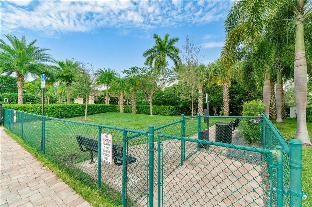 100 Northwest 69th Circle, Unit 15 Boca Raton, FL 33487 - Photo 41 of 45 Dog Park