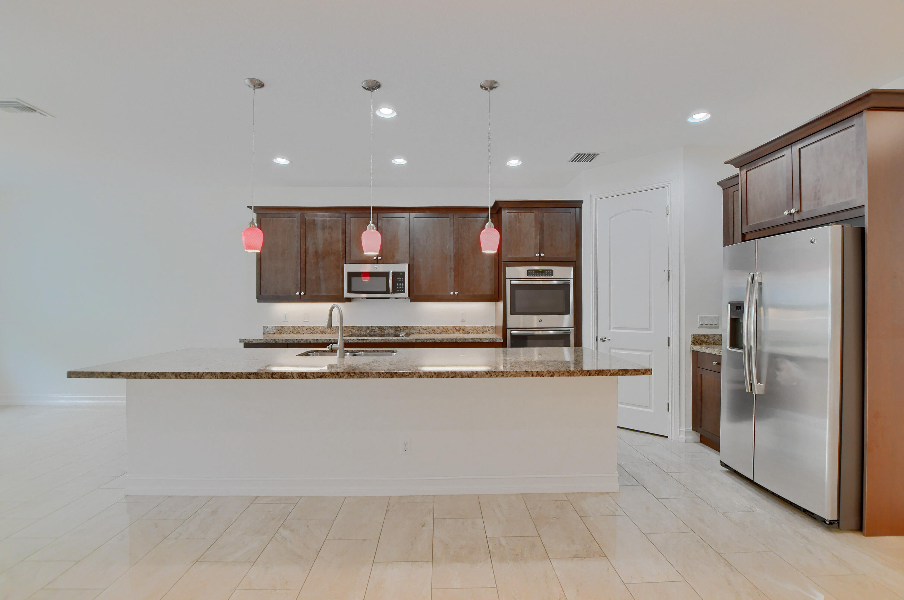 100 Northwest 69th Circle, Unit 15 Boca Raton, FL 33487 - Photo 8 of 45 Kitchen