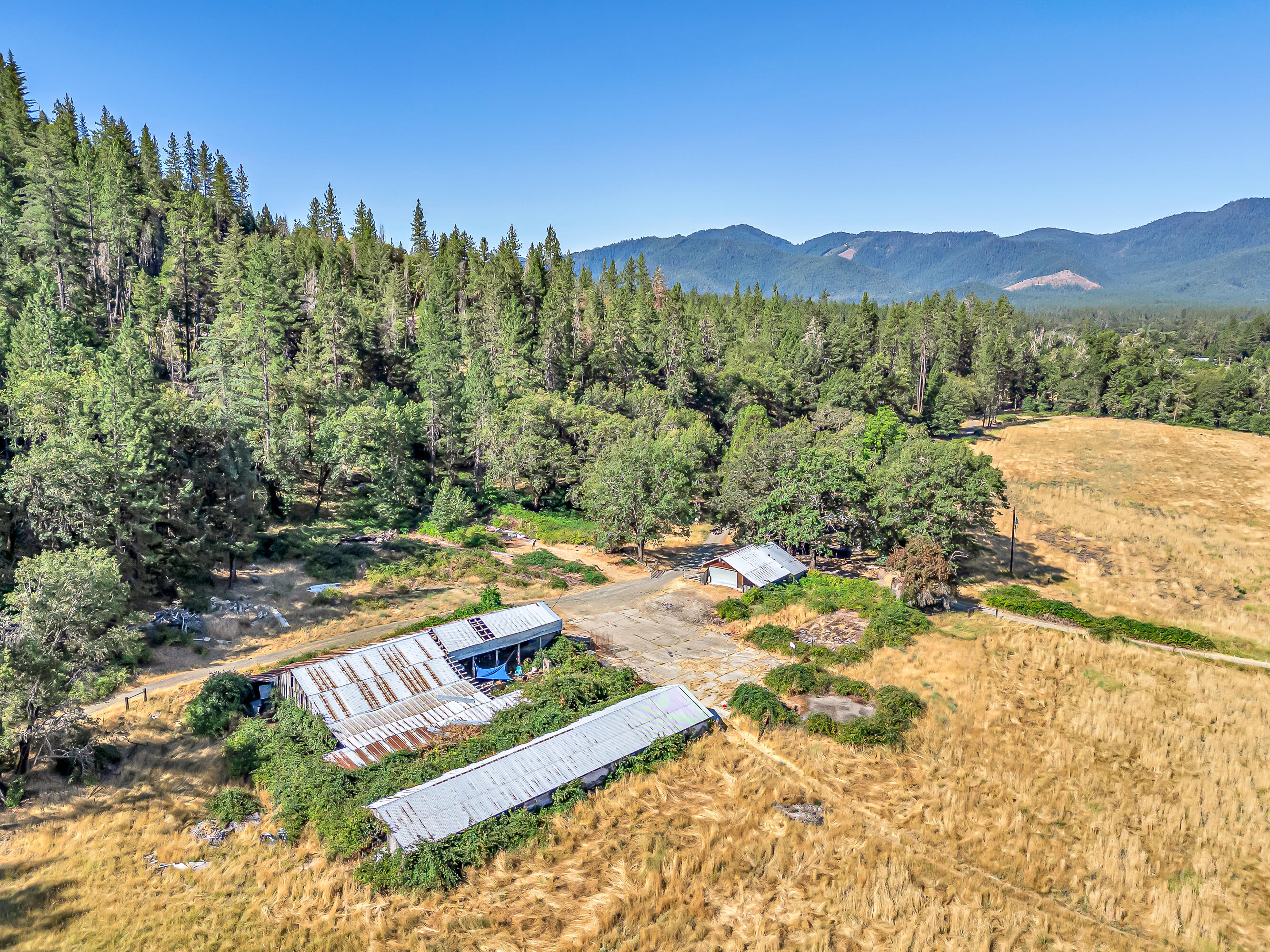 9820 East Evans Creek Road Rogue River, OR 97537 - Photo 42 of 58 DJI_20250722094936_0037_D