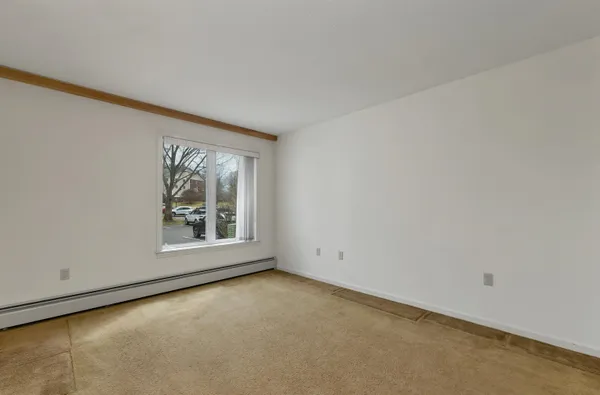 $294,500 | 3 Timberwood Drive, Unit 106, Goffstown, NH 03045
