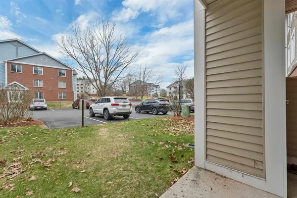 $294,500 | 3 Timberwood Drive, Unit 106, Goffstown, NH 03045
