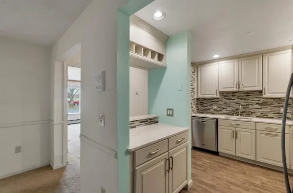 $294,500 | 3 Timberwood Drive, Unit 106, Goffstown, NH 03045