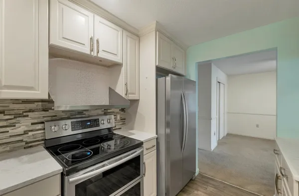 $294,500 | 3 Timberwood Drive, Unit 106, Goffstown, NH 03045