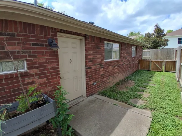 $3,000 | 17010 Poplar Hill Street, Houston, TX 77095