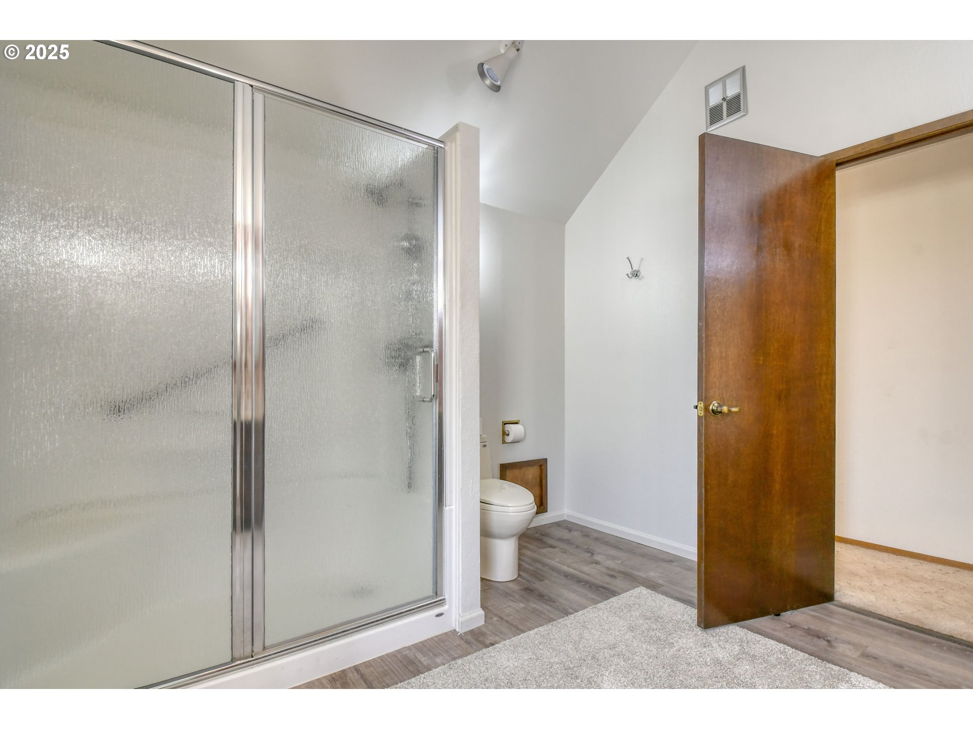 3540 Northeast King Place Pendleton, OR 97801 - Photo 28 of 48 a bathroom with a shower and a toilet