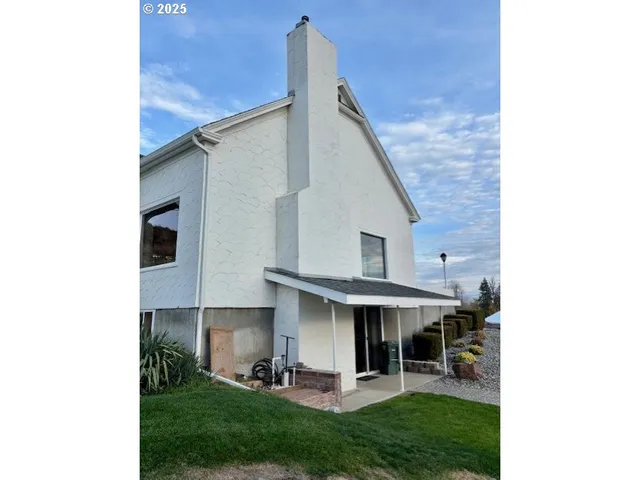 $795,000 | 3540 Northeast King Place, Pendleton, OR 97801