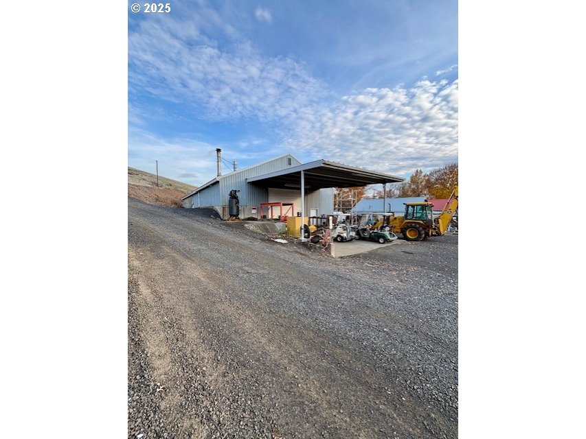 3540 Northeast King Place Pendleton, OR 97801 - Photo 9 of 48 a car parked in front of a building