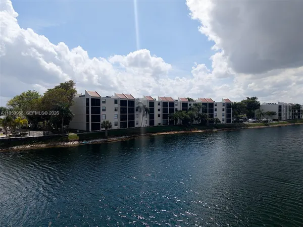 $165,000 | 116 Lake Emerald Drive, Unit 408, Oakland Park, FL 33309