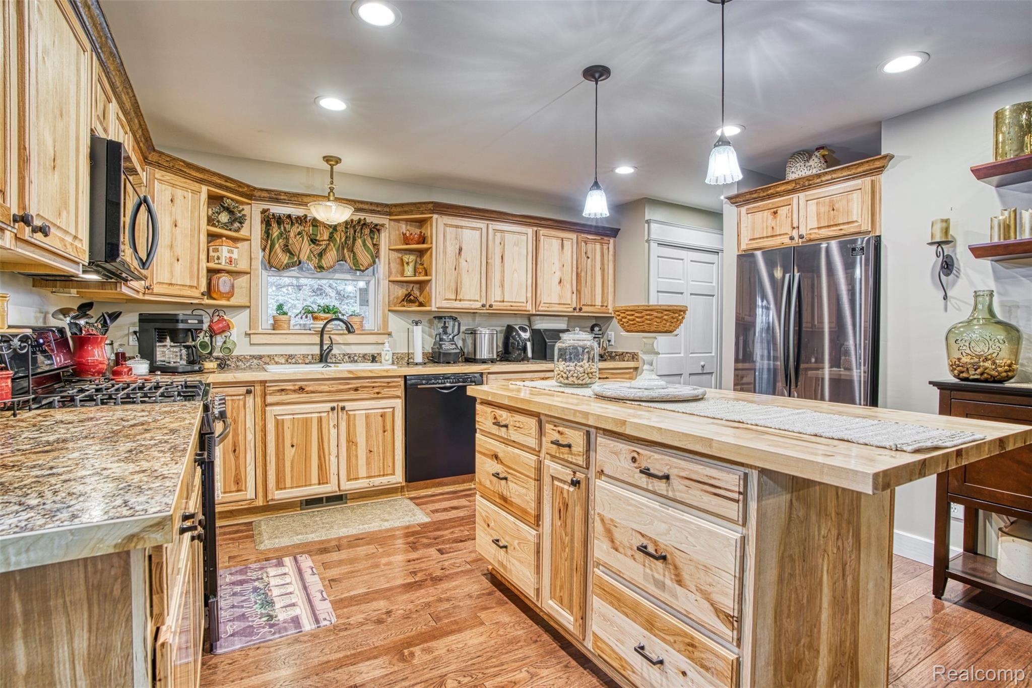4033 Hogback Road Fowlerville, MI 48836 - Photo 11 of 38 DSC03739_19.jpg