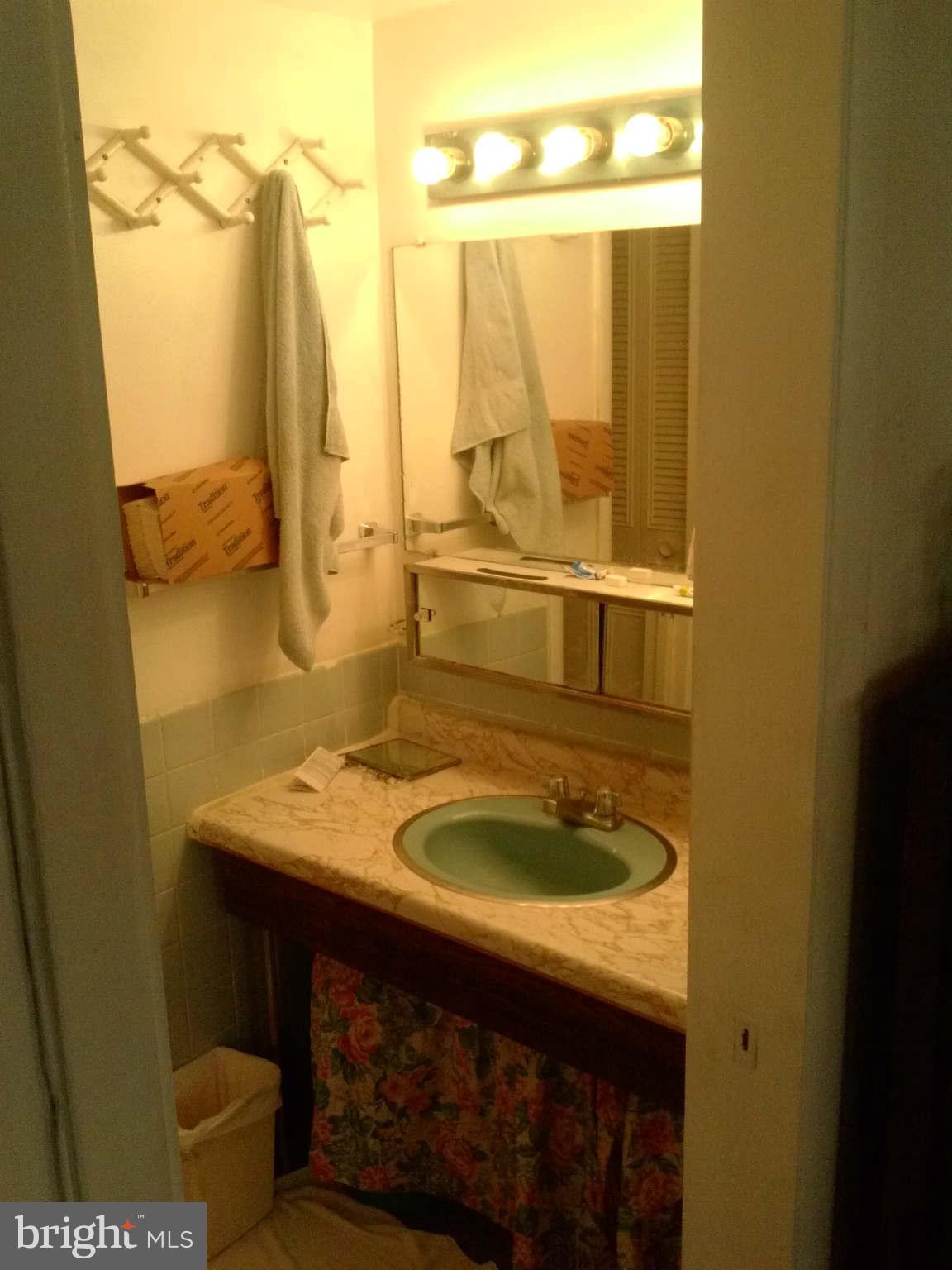 1420 N Street Northwest, Unit 407 Washington, DC 20005 - Photo 10 of 15 Bath (Master)