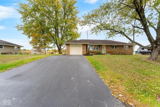 $199,900 | 10883 East Greendale Drive, Seymour, IN 47274