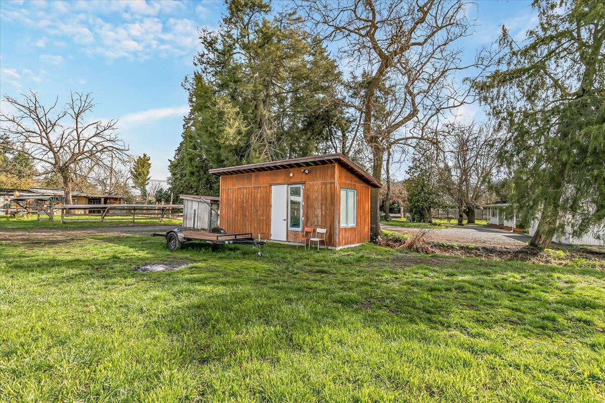 4127 Fern Valley Road Medford, OR 97504 - Photo 45 of 61 Packing shed