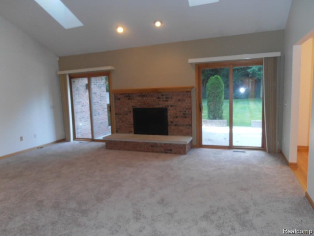 1111 Bloomer Road Rochester, MI 48307 - Photo 6 of 29 P8280149.jpg
