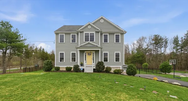 $823,000 | 925 Pleasant Street, Attleboro, MA 02703
