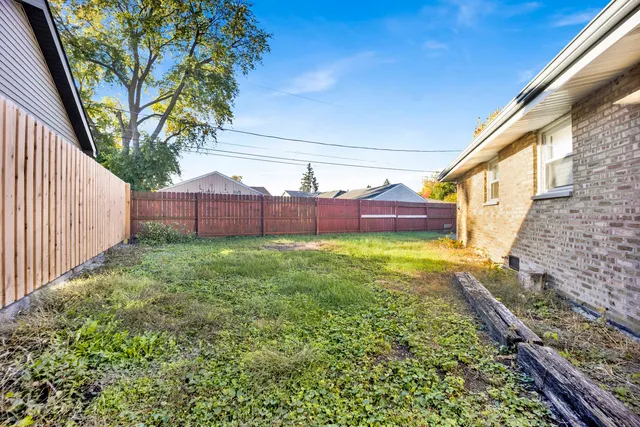 $279,900 | 11257 South Pacific Drive, Worth, IL 60482