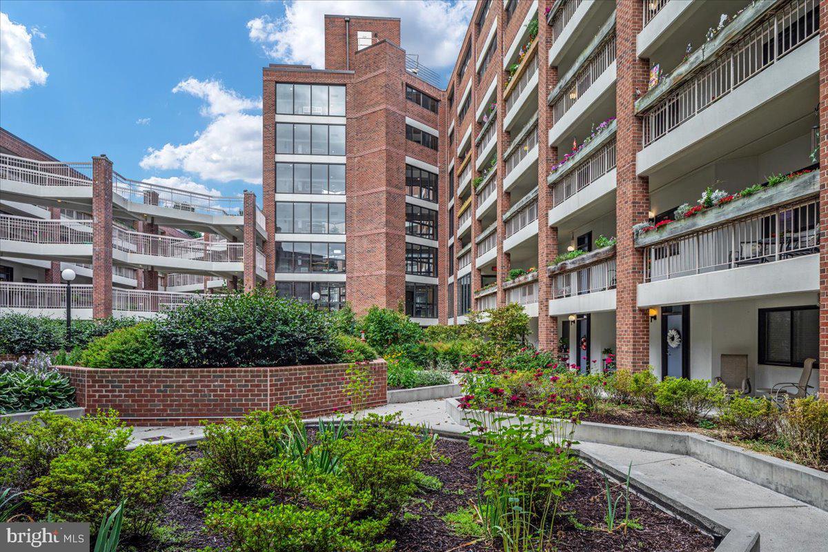 1951 Sagewood Lane, Unit LC4 Reston, VA 20191 - Photo 14 of 21