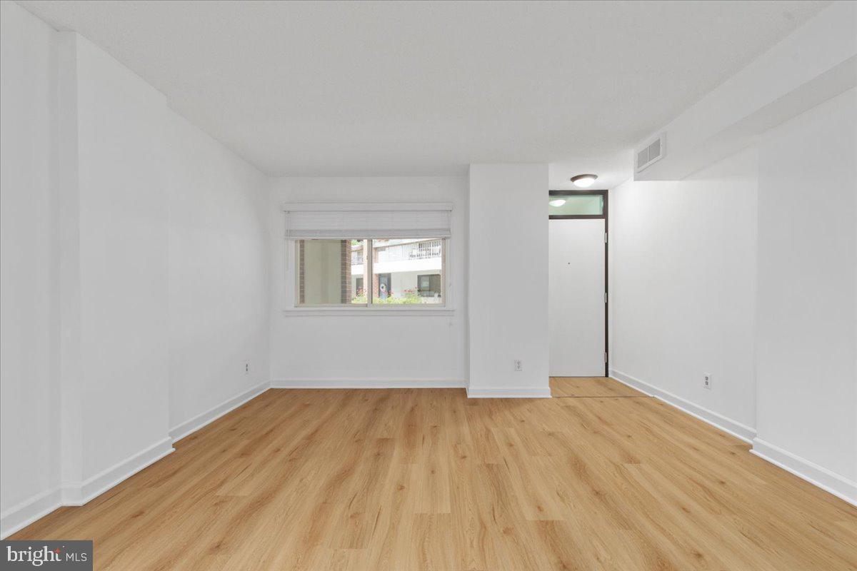 1951 Sagewood Lane, Unit LC4 Reston, VA 20191 - Photo 4 of 21
