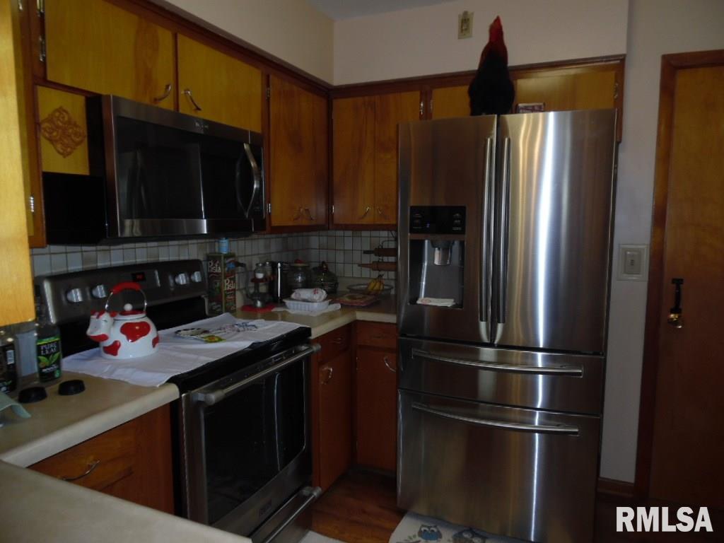 1415 North 4th Street Clinton, IA 52732 - Photo 4 of 13 Gallery Image 4