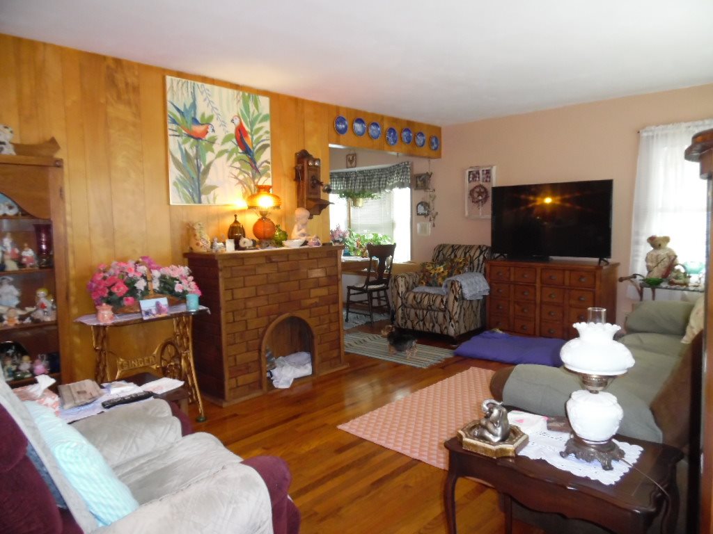 1415 North 4th Street Clinton, IA 52732 - Photo 6 of 13 Gallery Image 6
