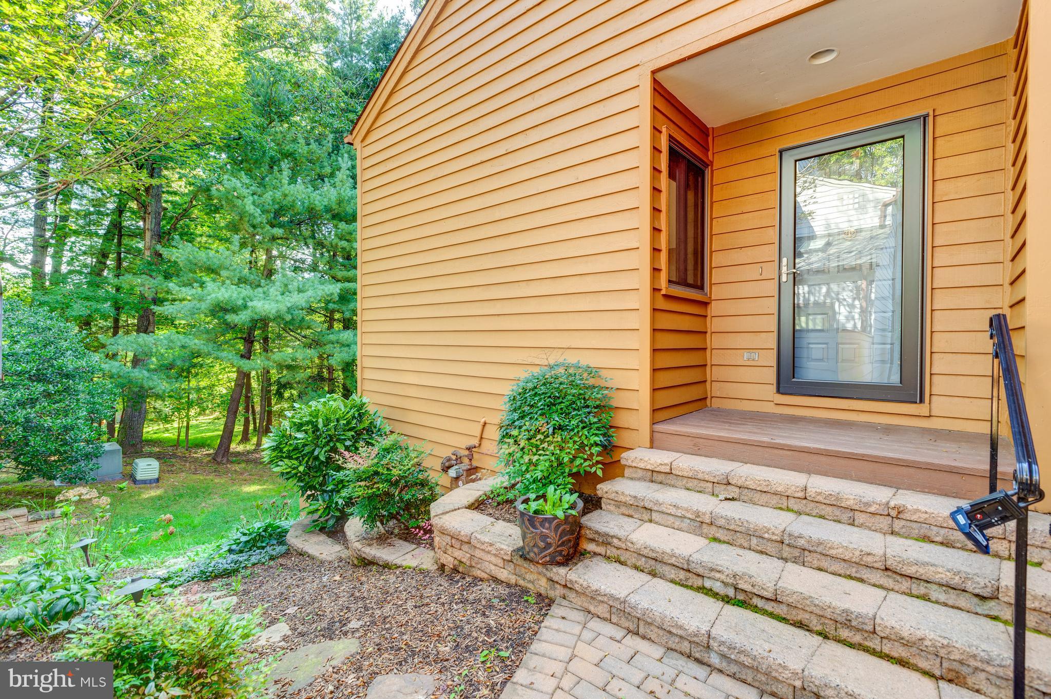 11025 Solaridge Drive Reston, VA 20191 - Photo 3 of 29 Walkway down to walk out basement - can rent out!