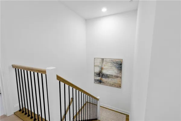 $550,000 | 423 Magnolia Drive, Venetia, PA 15367