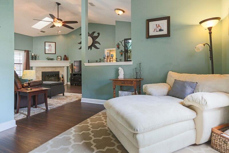 6658 Martin Road Milton, FL 32570 - Photo 15 of 45 View to the living room
