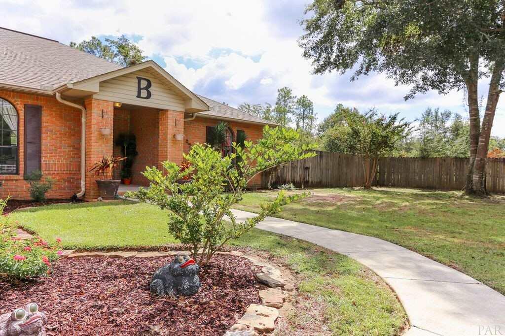 6658 Martin Road Milton, FL 32570 - Photo 2 of 45 Brick Exterior