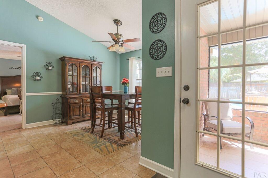6658 Martin Road Milton, FL 32570 - Photo 7 of 45 Entrance to Dining, Kitchen or Back Porch