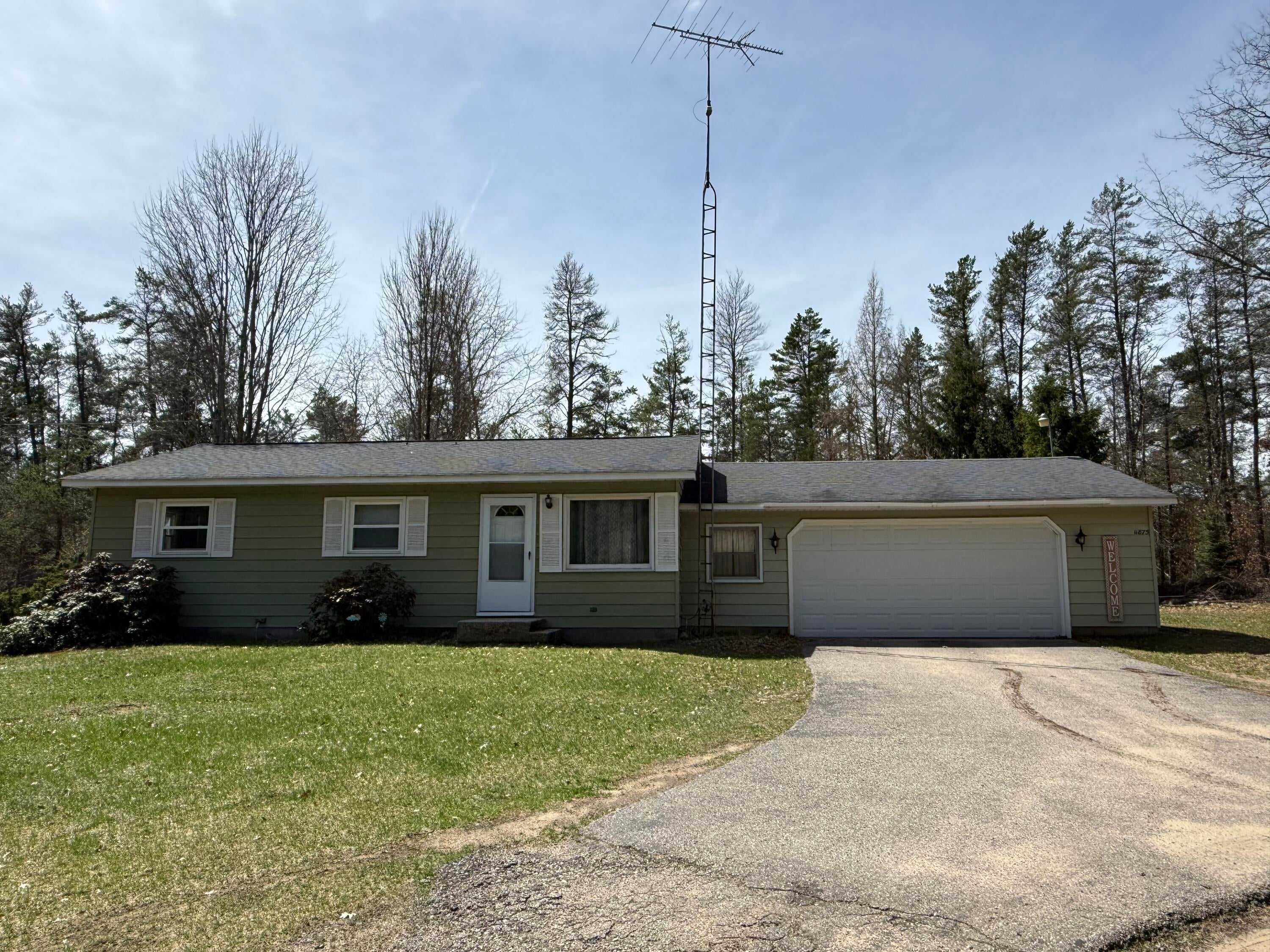 11875 Hoetzel Road Roscommon, MI 48653 - Photo 1 of 21 IMG_4754