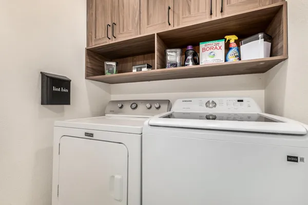 $1,800 | 222 West Brown Road, Unit 104, Mesa, AZ 85201