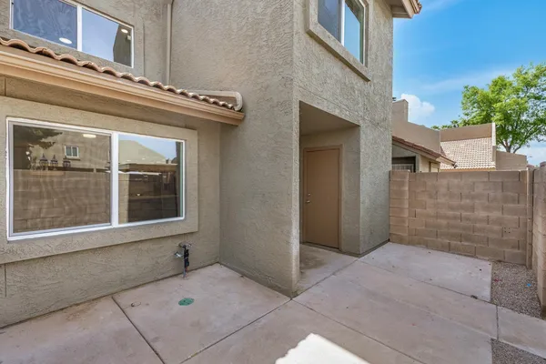 $1,800 | 222 West Brown Road, Unit 104, Mesa, AZ 85201