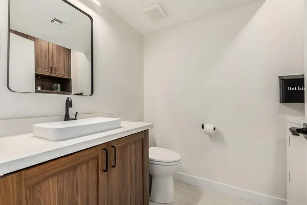 $1,800 | 222 West Brown Road, Unit 104, Mesa, AZ 85201