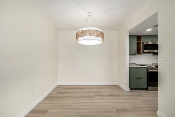 $1,800 | 222 West Brown Road, Unit 104, Mesa, AZ 85201