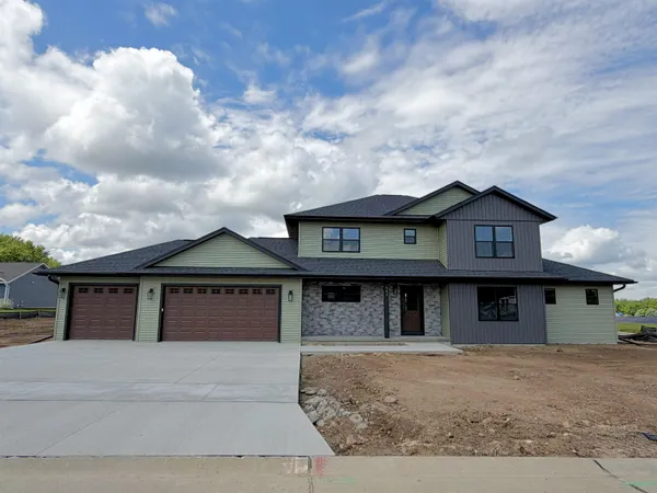 $509,900 | 404 South Birch Avenue, Marshfield, WI 54449