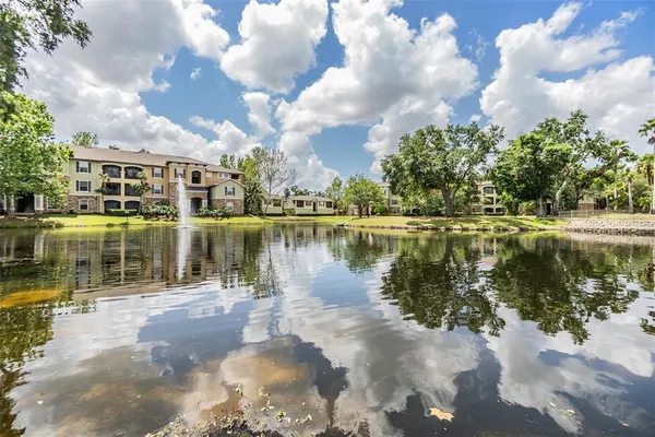 $2,150 | 10108 Courtney Oaks Circle, Unit 101, Tampa, FL 33619