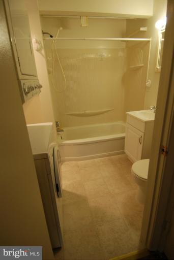 2836 Summerfield Road Falls Church, VA 22042 - Photo 4 of 11 Bath