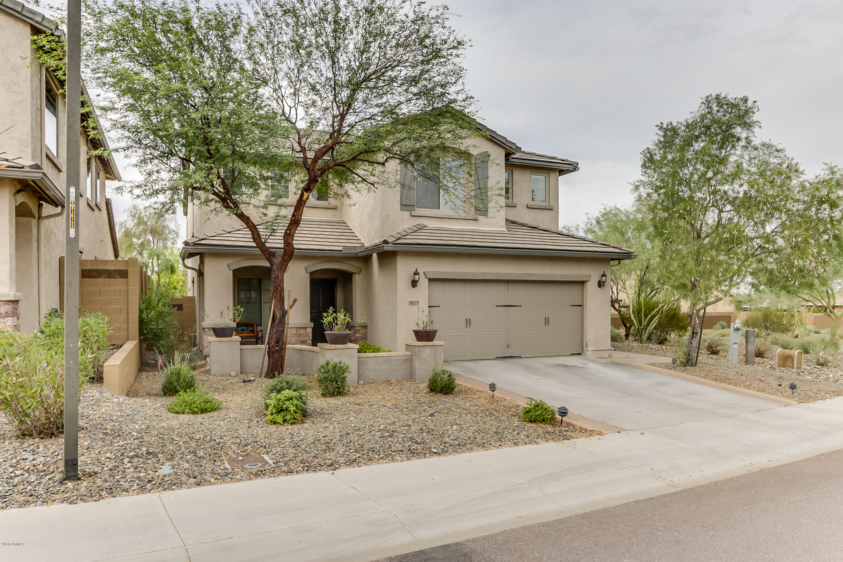 1827 West Black Hill Road Phoenix, AZ 85085 - Photo 3 of 71 Black Hill - 003