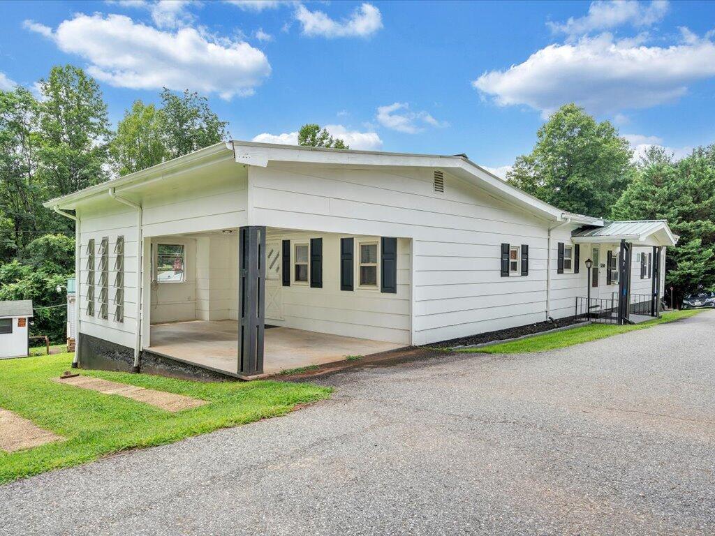 3260 Sunset Road Collinsville, VA 24078 - Photo 27 of 33 27-MIB08225