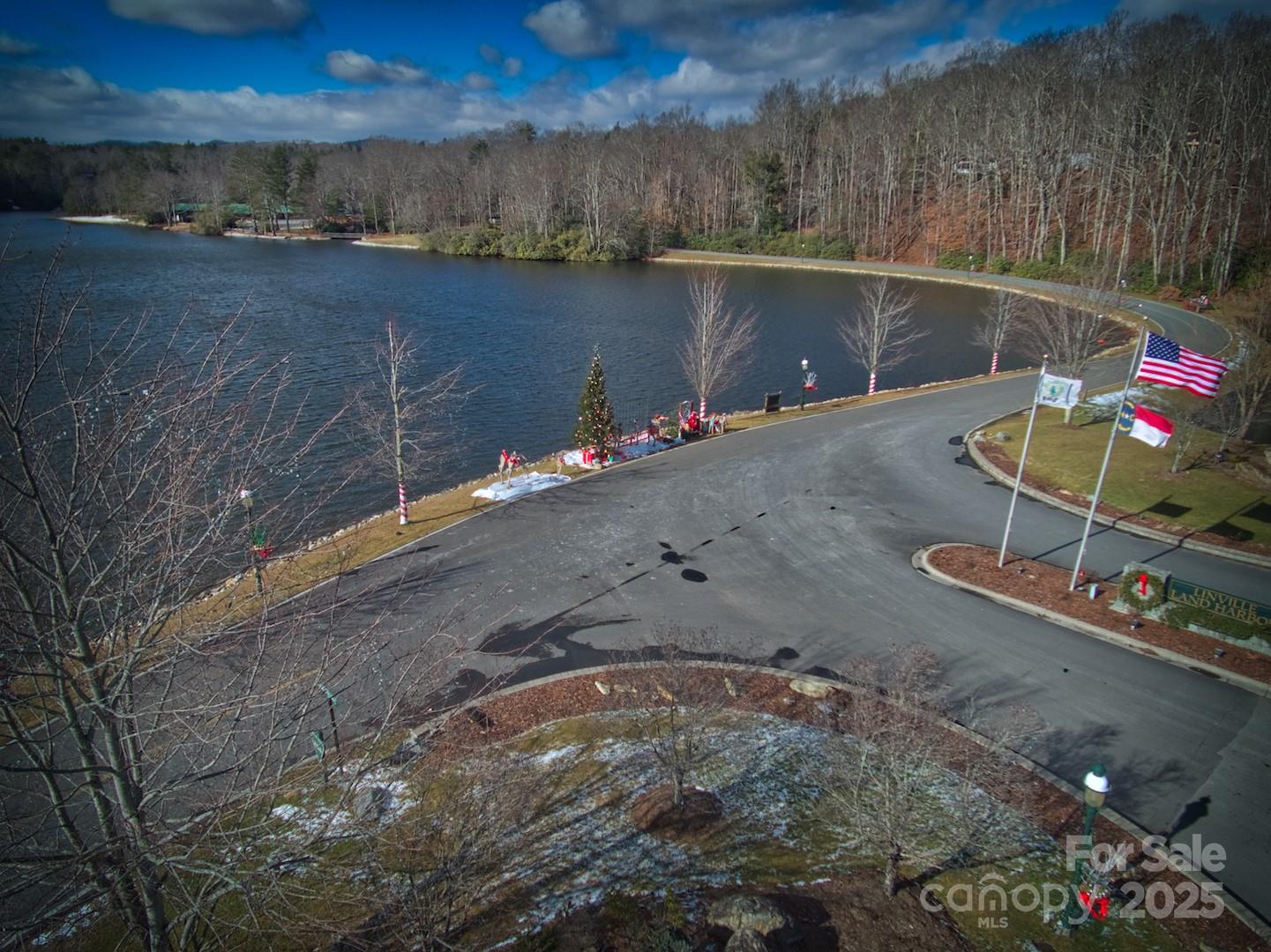 47 Hornbeam Road, Unit 234 Newland, NC 28657 - Photo 3 of 9 a backyard of a house