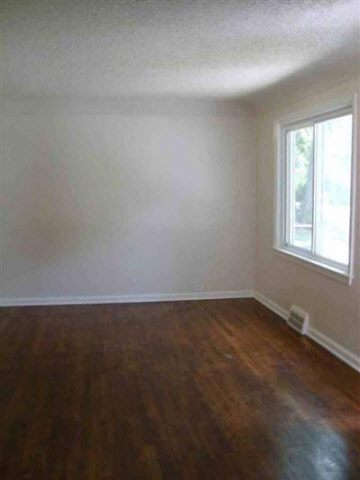 4292 Springfield Street Burton, MI 48509 - Photo 13 of 15 20158921-12.JPG