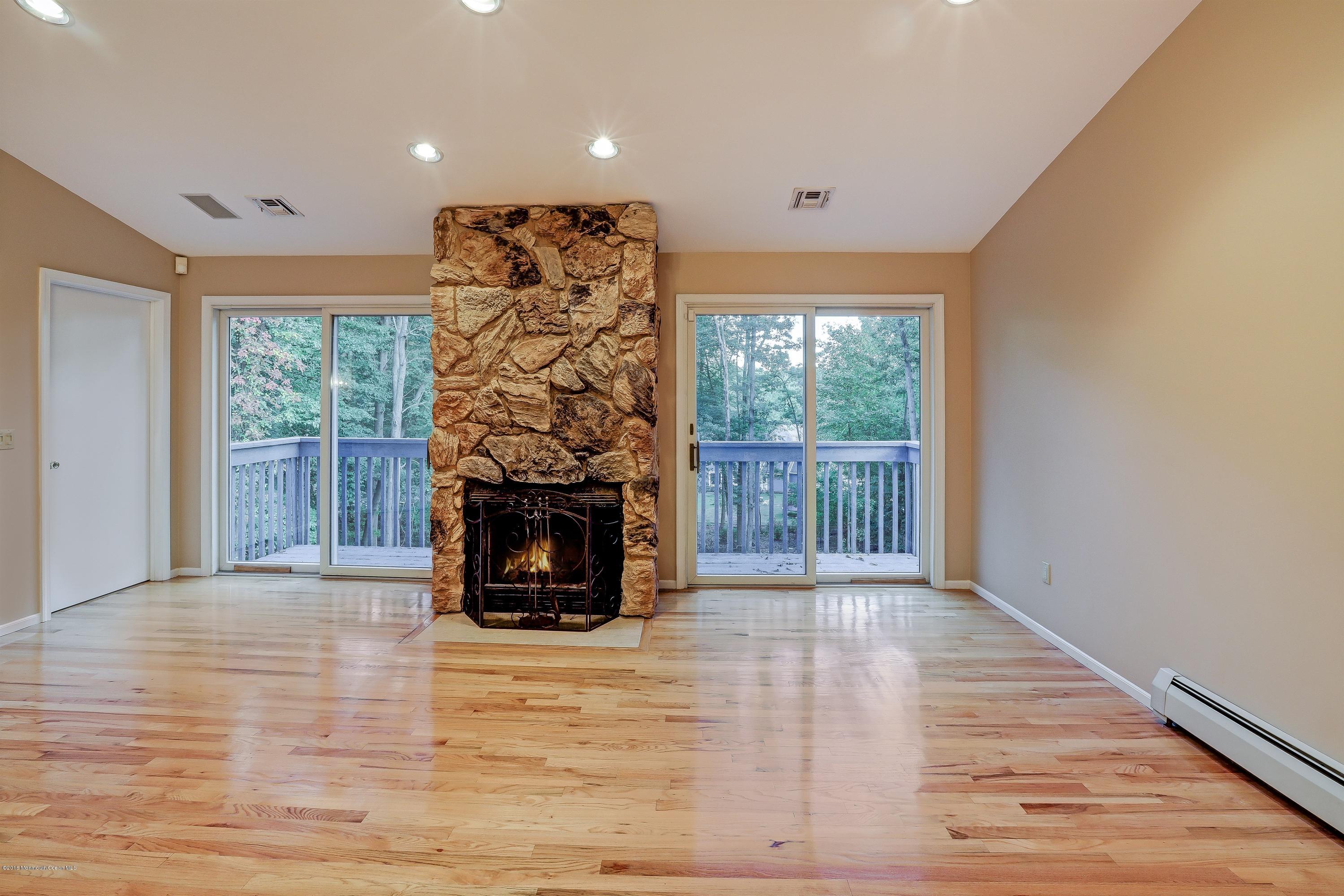 471 Union Hill Road Englishtown, NJ 07726 - Photo 15 of 27 015_Master Bedroom
