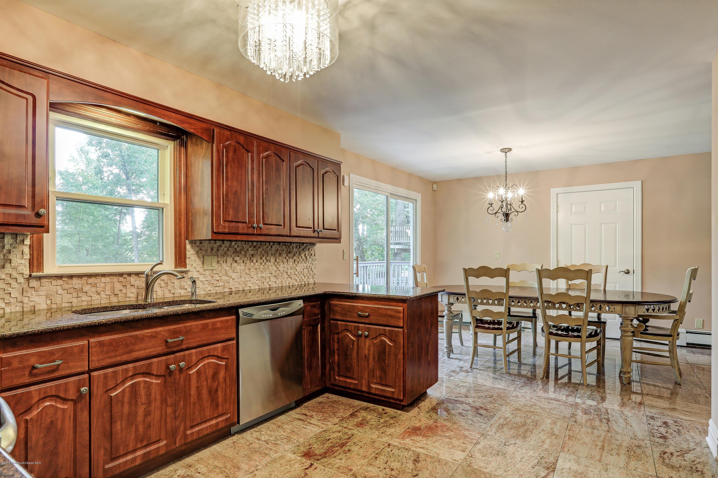 471 Union Hill Road Englishtown, NJ 07726 - Photo 3 of 27 006_KitchenDining