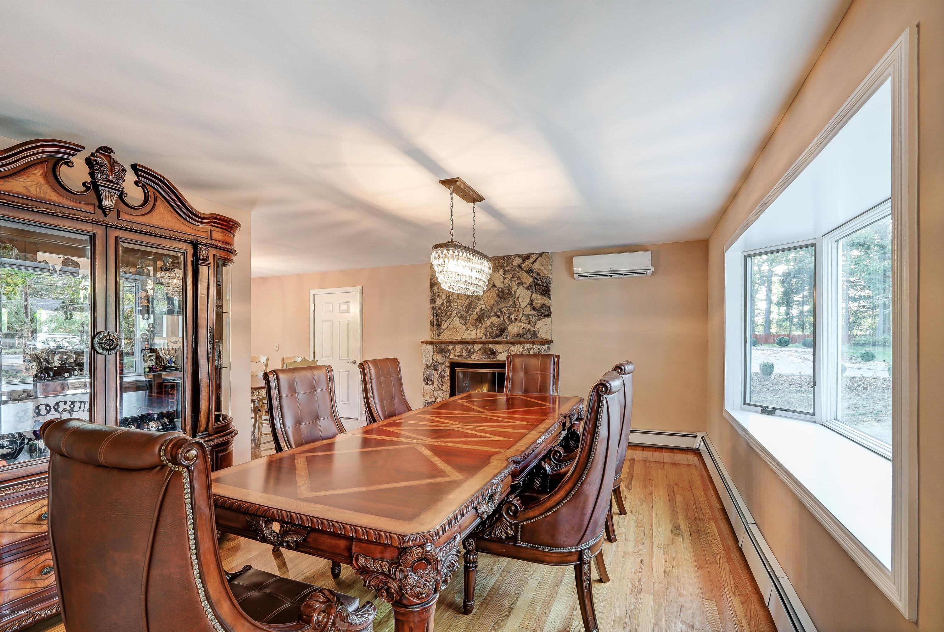 471 Union Hill Road Englishtown, NJ 07726 - Photo 8 of 27 010_Dining