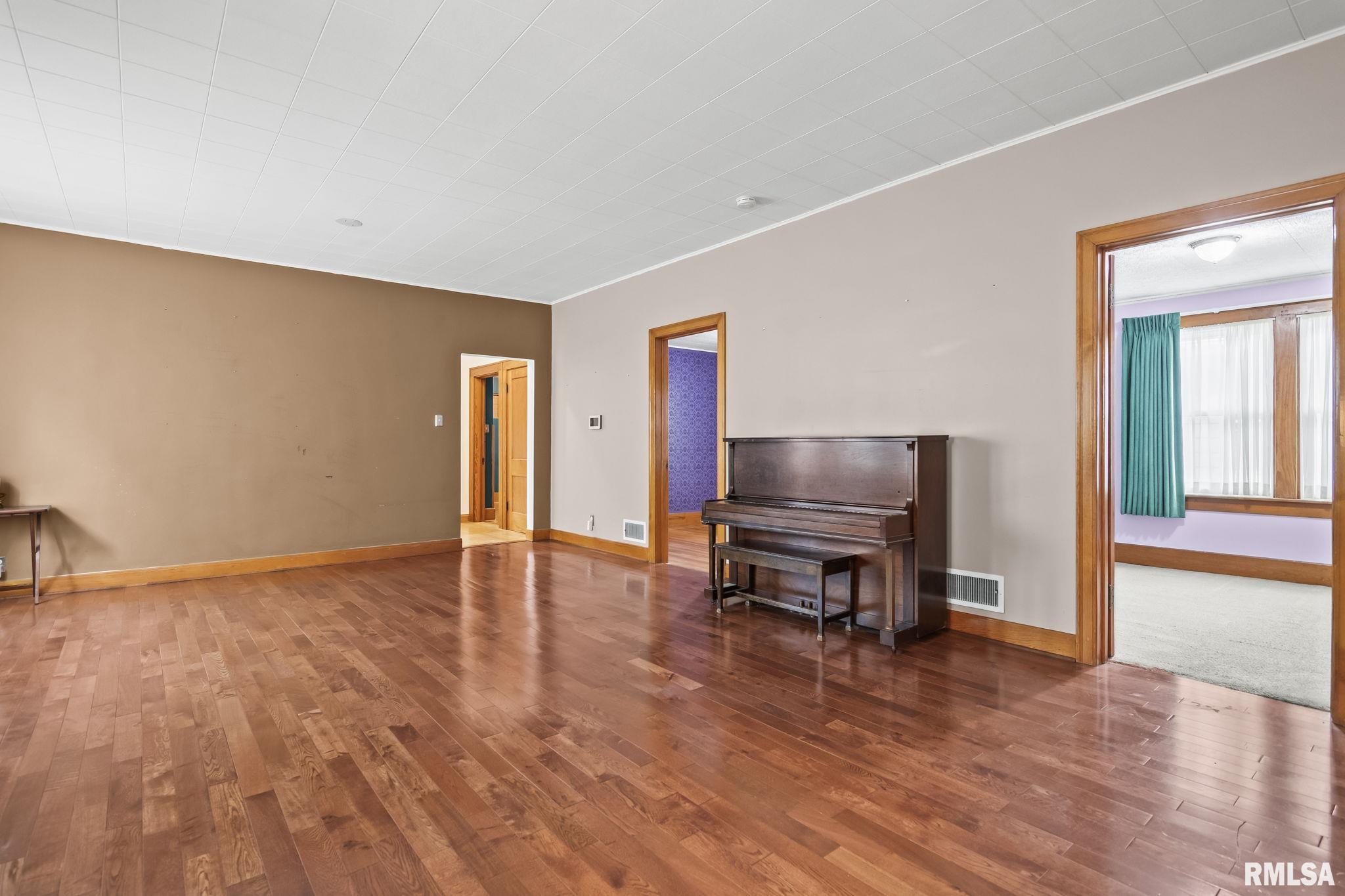2339 Yale Boulevard Springfield, IL 62703 - Photo 7 of 35