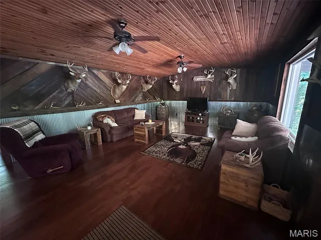 $499,000 | 72 War Bluff Drive, Golconda, IL 62938